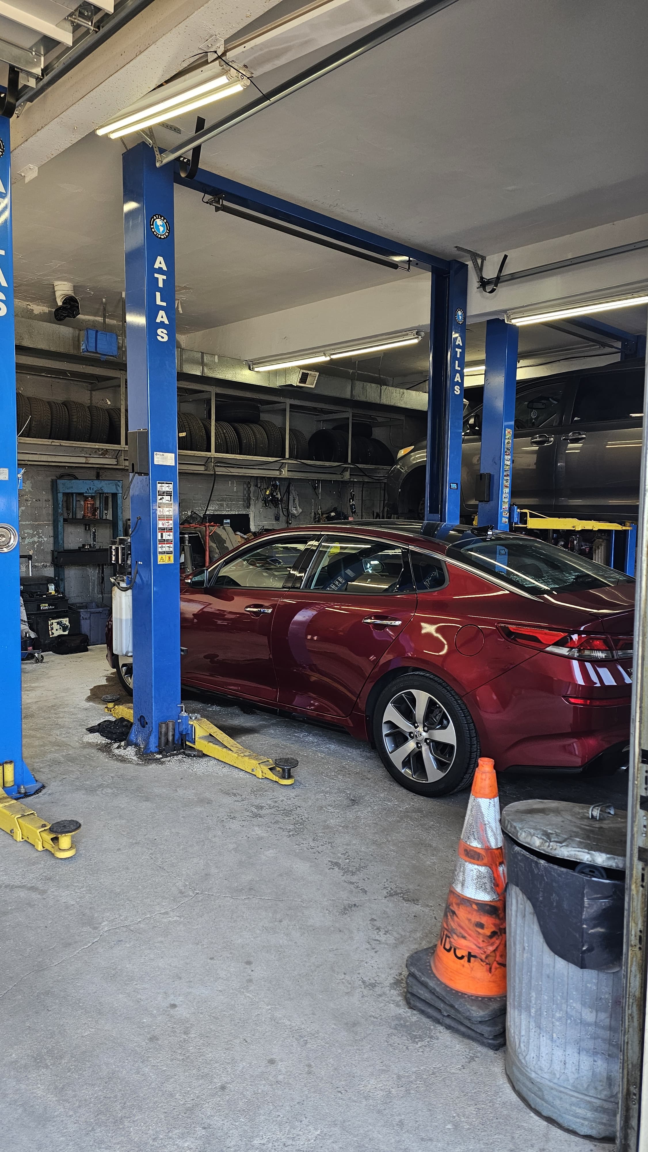 Auto Zoom LLC service area interior